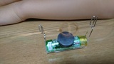 電池と銅線のモーター