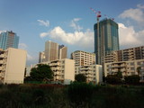 新日石社宅跡と高層ビル