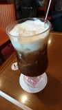 銀座和蘭豆のアイスコーヒー（ミルク混ぜたもの）