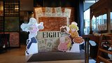 七つの大罪コラボカフェ店内のパネル